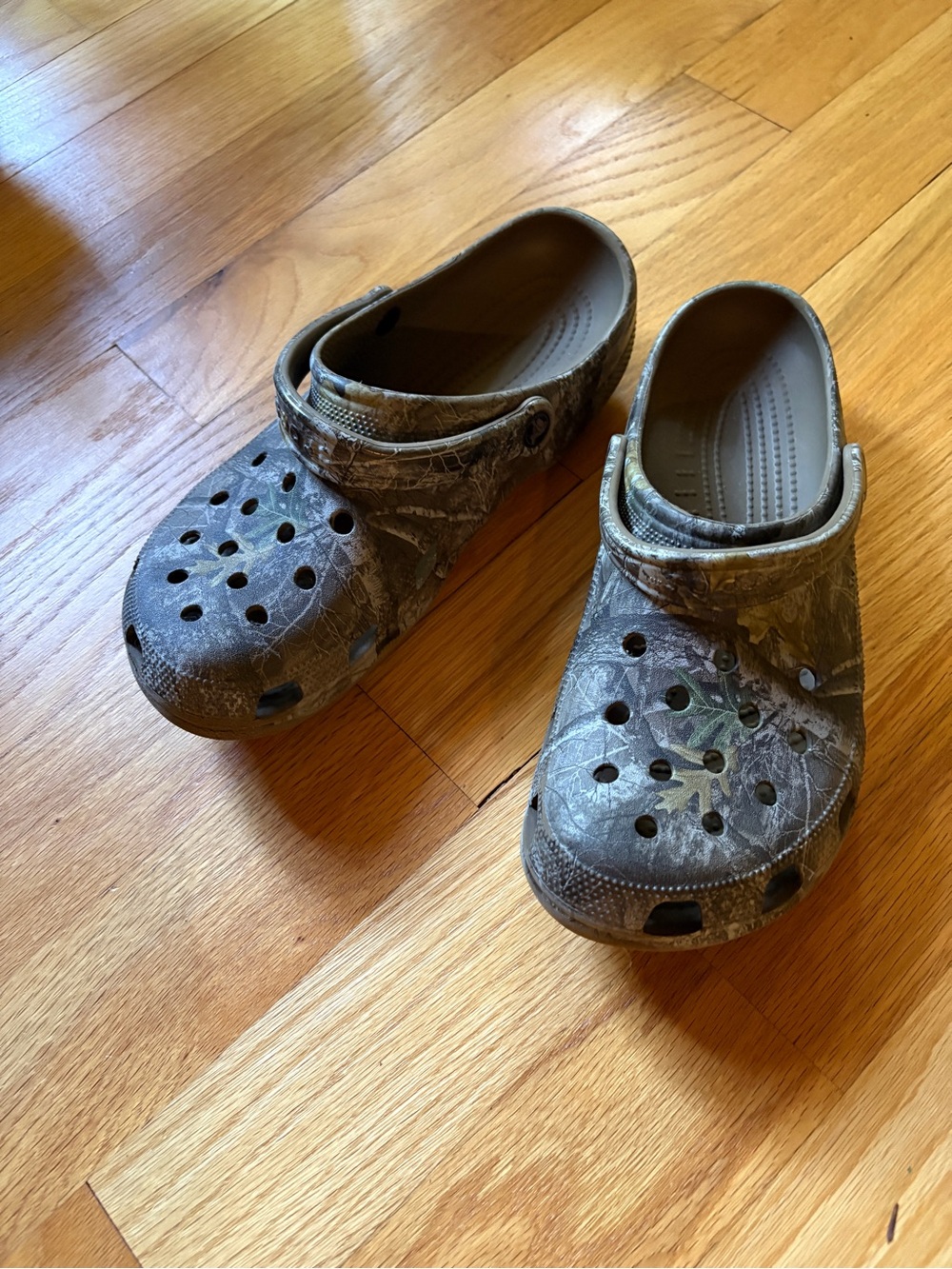 Crocs Men’s Camouflage Clog - Brown/Green
